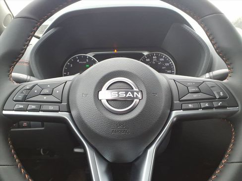 New 2025 Nissan Sentra SR image 10