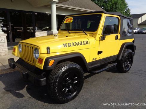 Used 2004 Jeep Wrangler SE w/ Full Face Tire & Wheel Group AWD/4WD image 1