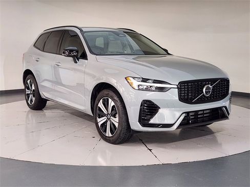 Used 2025 Volvo XC60 T8 Plus w/ Protection Package Premier image 7