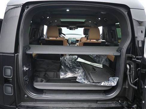 New 2026 Land Rover Defender 130 X-Dynamic SE AWD/4WD image 16