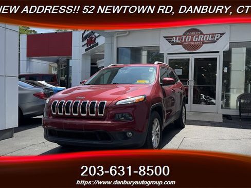 Used 2017 Jeep Cherokee Latitude w/ True North Edition AWD/4WD image 1
