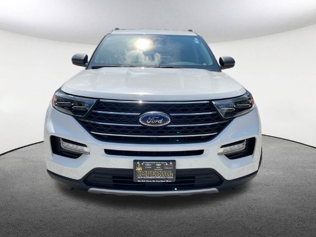 Used 2022 Ford Explorer XLT w/ Equipment Group 202A AWD/4WD image 3