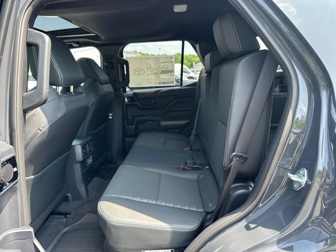 Used 2026 Toyota 4Runner TRD Off-Road Premium AWD/4WD image 16