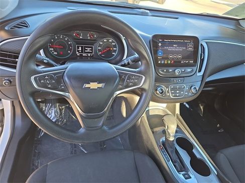 Used 2023 Chevrolet Malibu LT image 32
