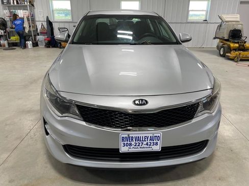 Used 2018 Kia Optima LX FWD image 2