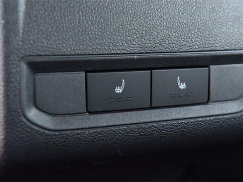 Used 2019 Volkswagen Jetta SE w/ Cold Weather Package image 24