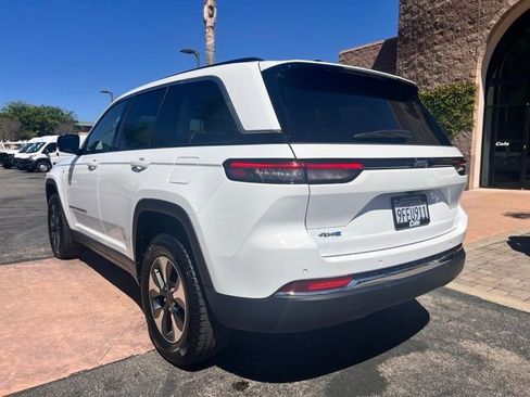 Used 2023 Jeep Grand Cherokee 4WD 4xe image 17