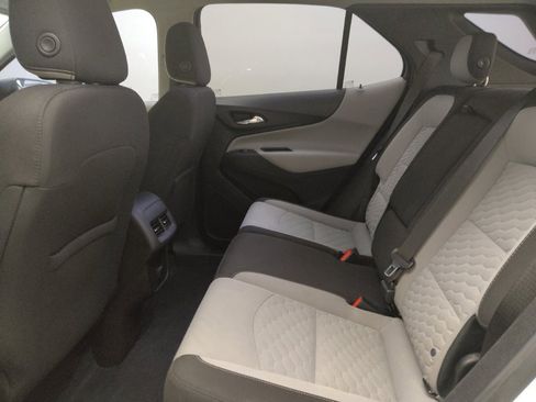 Used 2018 Chevrolet Equinox LS image 18