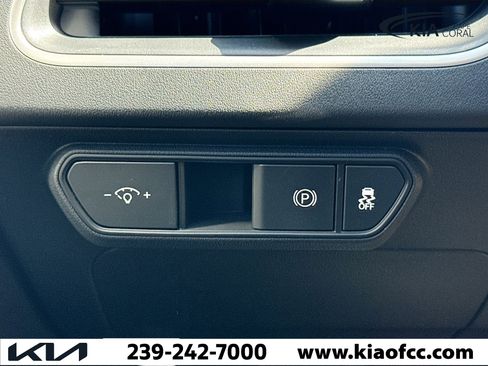 New 2025 Kia K4 LXS image 31