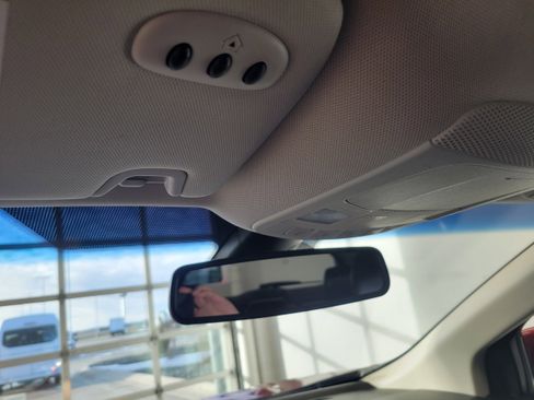 Used 2018 Ford Edge Titanium w/ Ford Safe & Smart Package image 18