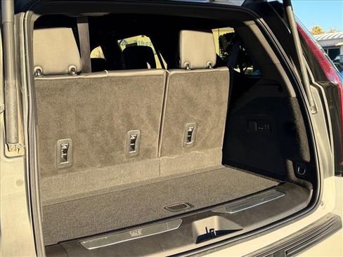 Used 2021 Cadillac Escalade Premium Luxury image 16