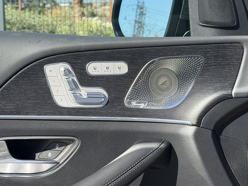New 2026 Mercedes-Benz GLS 450 4MATIC image 17