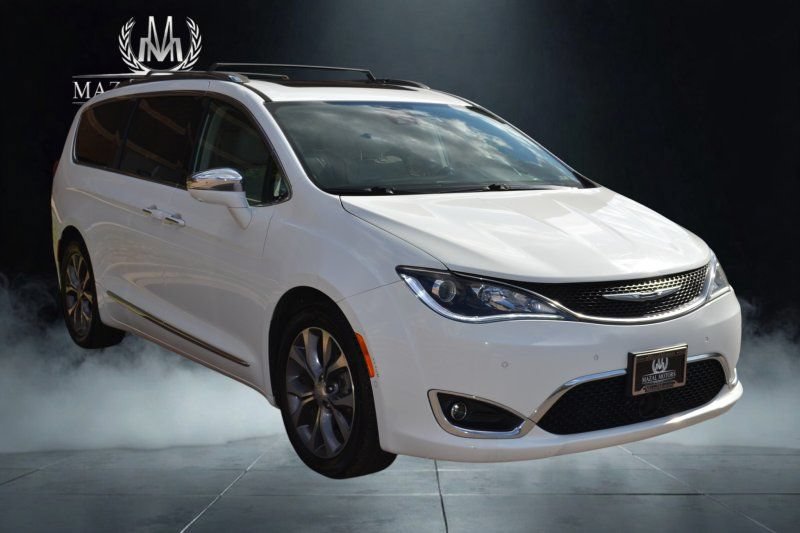 Used 2017 Chrysler Pacifica Limited FWD image 3