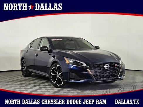 Used 2023 Nissan Altima 2.5 SR FWD image 1