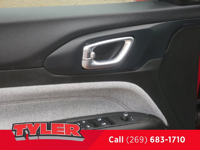 Used 2023 Jeep Compass Latitude AWD/4WD image 22
