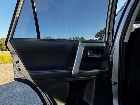 Used 2018 Toyota 4Runner SR5 image 11