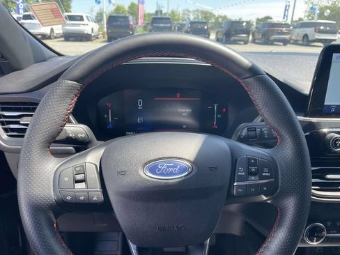 Used 2025 Ford Escape ST-Line Select AWD/4WD image 28