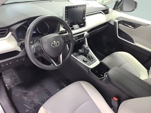 Used 2022 Toyota RAV4 XLE Premium AWD/4WD image 24