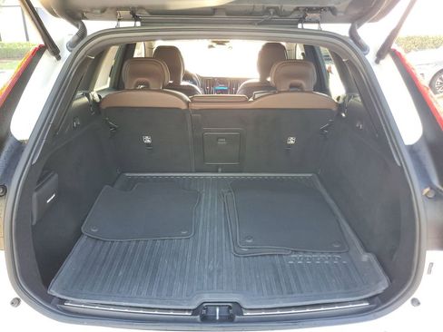 Certified 2023 Volvo XC60 B5 Plus w/ Protection Package Premier AWD/4WD image 9