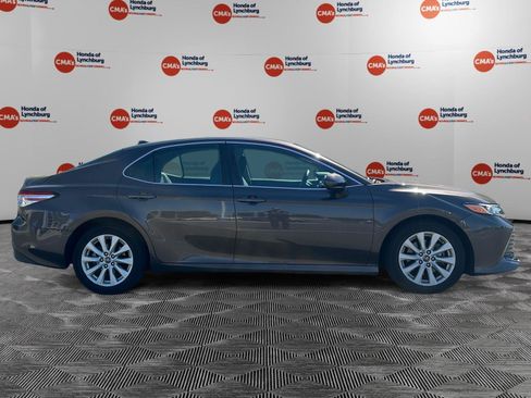 Used 2020 Toyota Camry LE FWD image 6