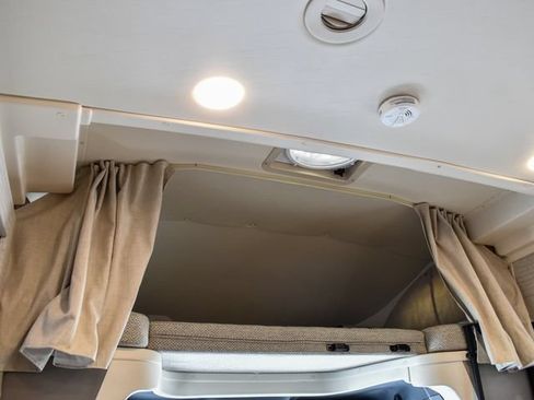 Used 2023 Mercedes-Benz Sprinter 3500 image 42