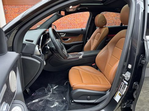 Used 2021 Mercedes-Benz GLC 300 4MATIC Coupe image 22