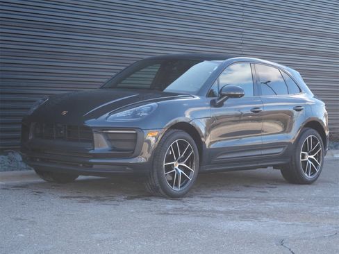 Certified 2023 Porsche Macan image 1