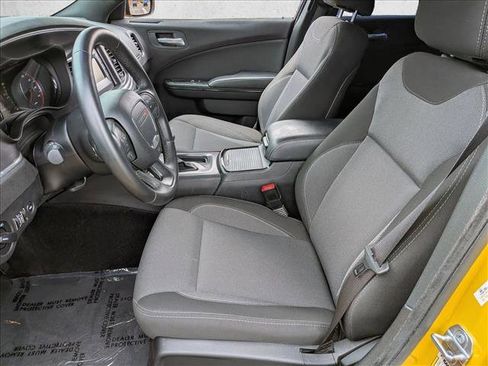 Used 2017 Dodge Charger SE w/ Blacktop Package RWD image 20