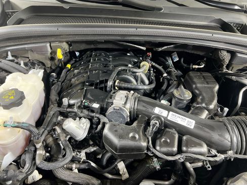 Used 2023 Jeep Grand Cherokee Laredo w/ Luxury Tech Group I image 27