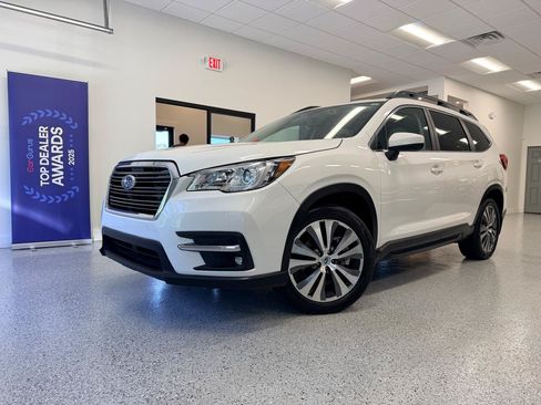 Used 2019 Subaru Ascent Premium AWD/4WD image 2