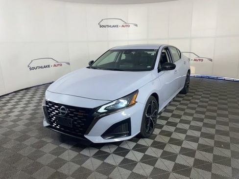 Certified 2024 Nissan Altima 2.5 SR FWD image 4