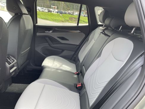 New 2026 Volkswagen Tiguan SE R-Line FWD image 12