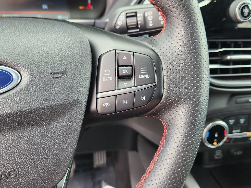 Used 2025 Ford Escape ST-Line Select AWD/4WD image 18