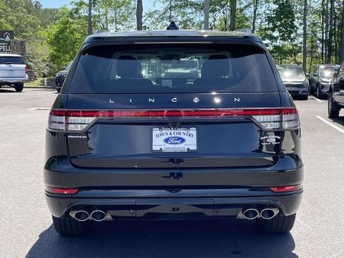 Used 2025 Lincoln Aviator AWD w/ Jet Appearance Package image 25