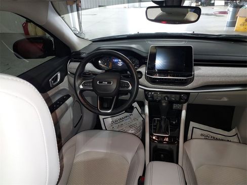 Used 2022 Jeep Compass Latitude w/ Convenience Group image 15