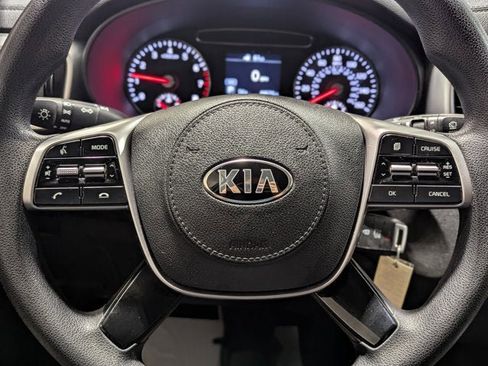 Used 2020 Kia Sorento LX image 16