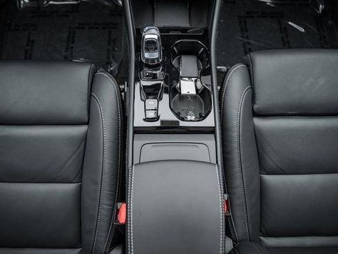 New 2026 Volvo XC40 B5 Plus w/ Protection Package Premier image 28