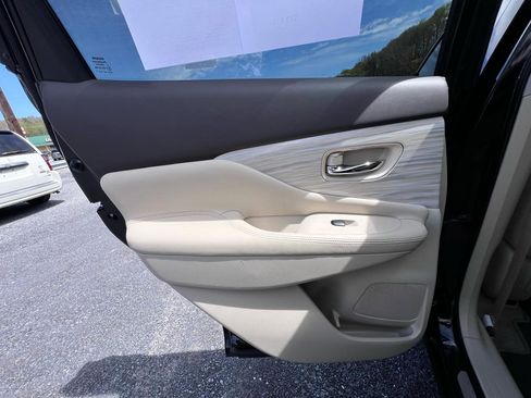 Used 2015 Nissan Murano S w/ Navigation Package image 21