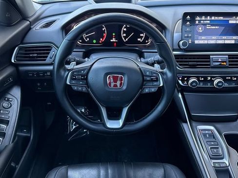 Used 2020 Honda Accord Touring image 16