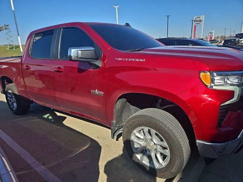 Used 2024 Chevrolet Silverado 1500 LT image 2