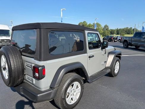 Used 2022 Jeep Wrangler Sport AWD/4WD image 4