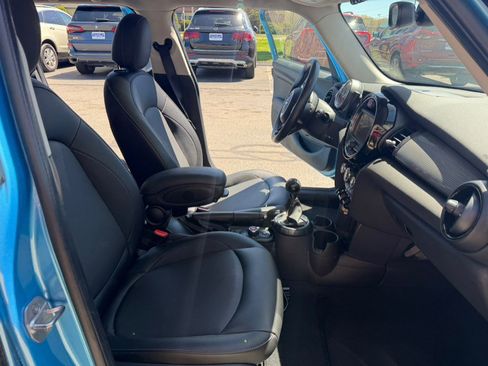 Used 2017 MINI Cooper 4-Door Hardtop FWD image 26