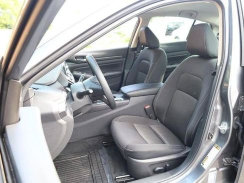 Certified 2025 Nissan Altima 2.5 SV FWD image 8