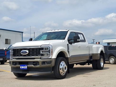 Certified 2026 Ford F450 King Ranch w/ FX4 Off-Road Package AWD/4WD image 2