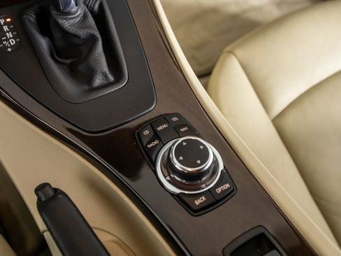 Used 2012 BMW 328i Convertible image 39