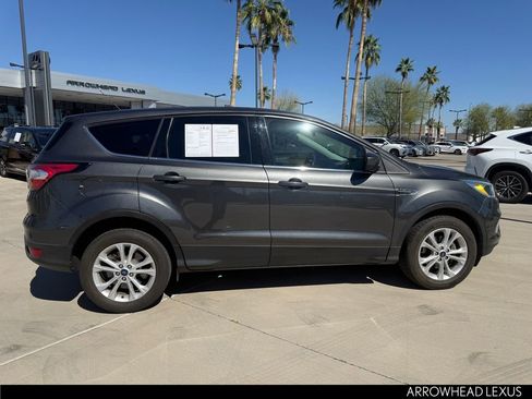 Used 2017 Ford Escape SE image 7