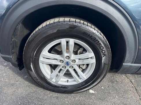 Used 2024 Ford Explorer XLT w/ Equipment Group 202A image 22