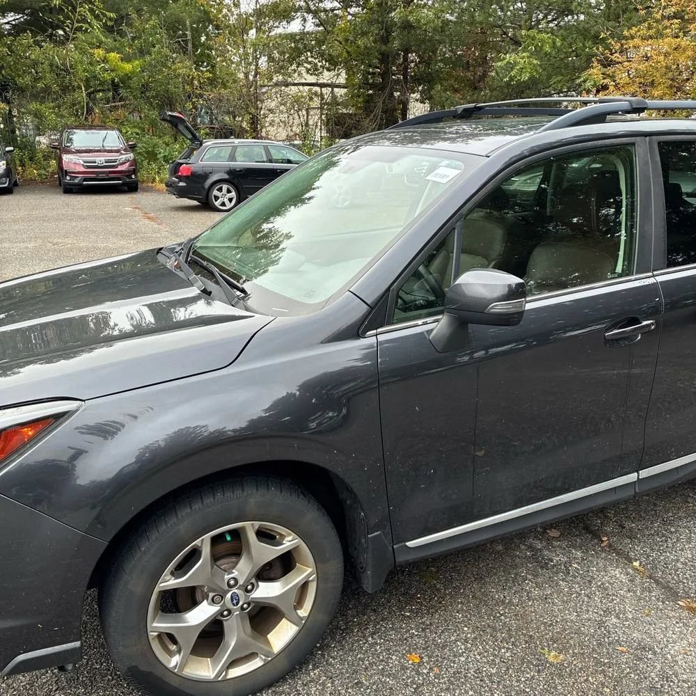 Used 2018 Subaru Forester 2.5i Touring AWD/4WD image 2