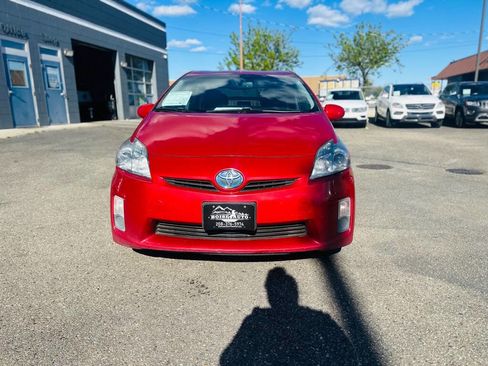 Used 2010 Toyota Prius Five image 2