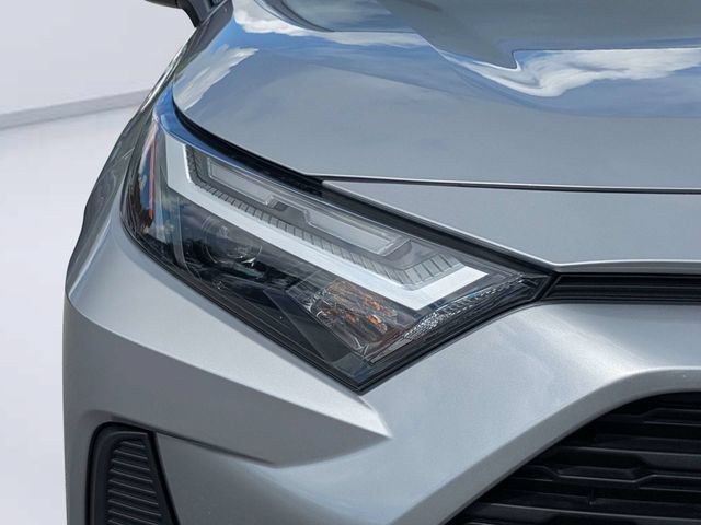 Used 2024 Toyota RAV4 LE FWD image 9